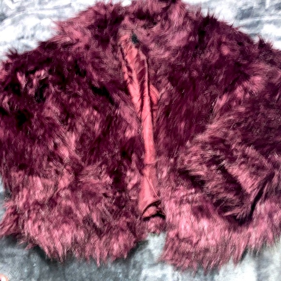 Fashion nova fur coat - Picture 5 of 9